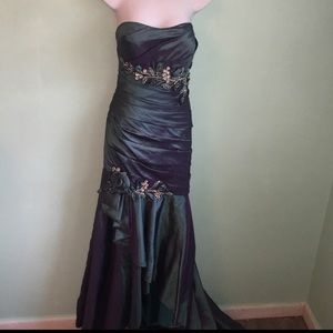 👑 NWT Riva Designs Peacock Iridescent Prom Dress Size 14
